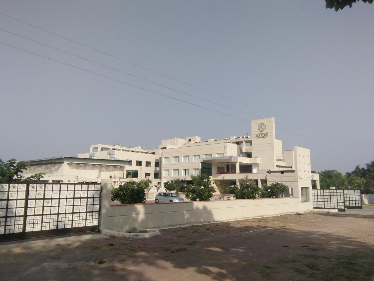 Silver Estate Resort Tikamgarh Luaran gambar