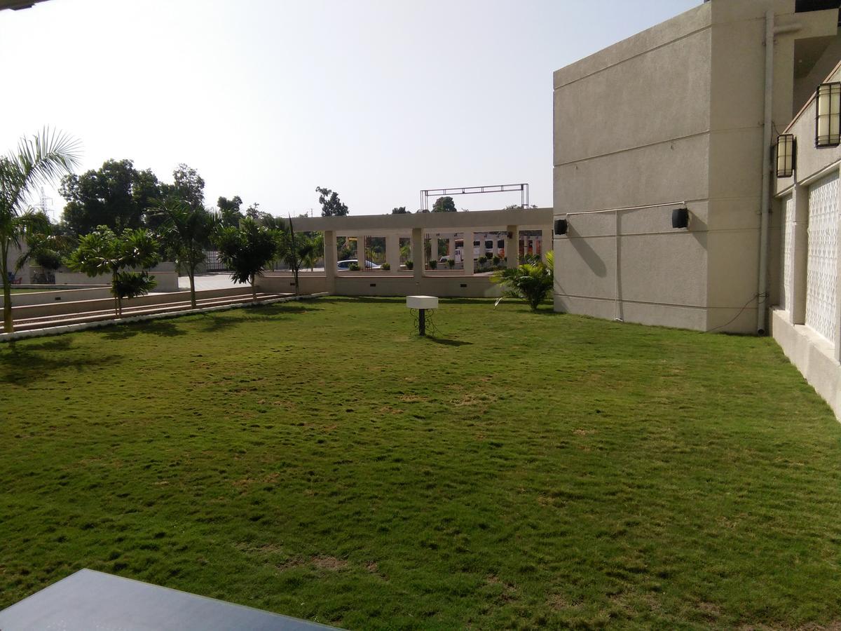 Silver Estate Resort Tikamgarh Luaran gambar