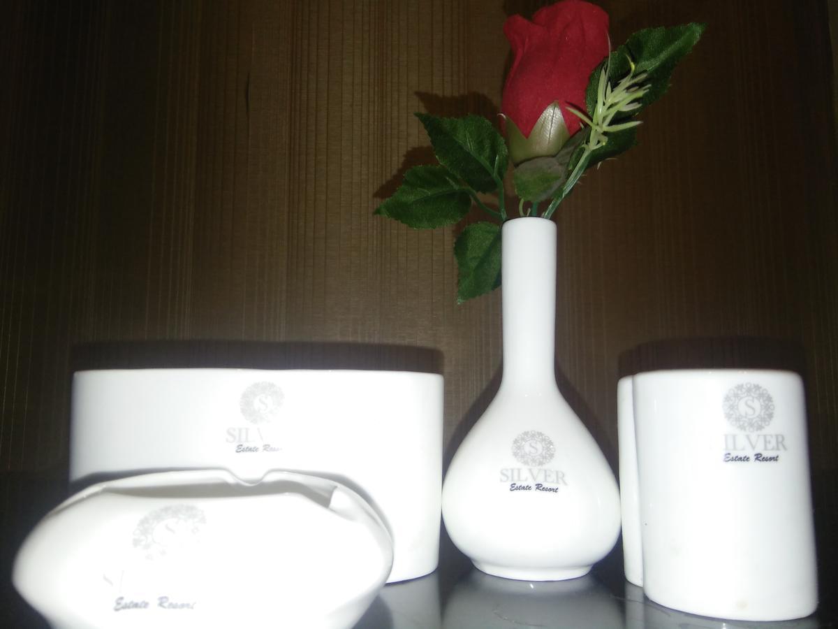 Silver Estate Resort Tikamgarh Luaran gambar