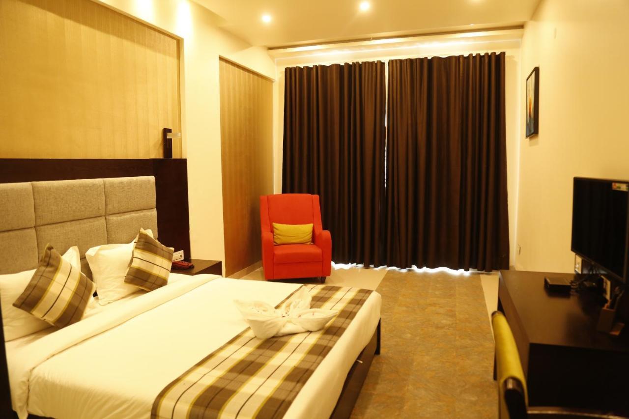 Silver Estate Resort Tikamgarh Luaran gambar